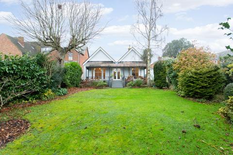 4 bedroom detached bungalow for sale, Island Road, Sturry, CT2