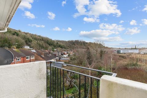 2 bedroom flat for sale, Malling Place, Spences Lane, Lewes