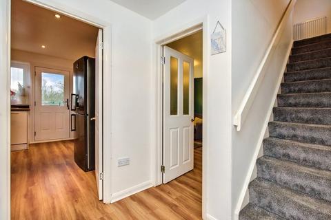 60 Deanburn, Penicuik, EH26 0HX