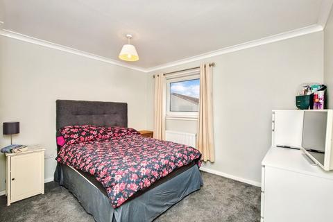 60 Deanburn, Penicuik, EH26 0HX