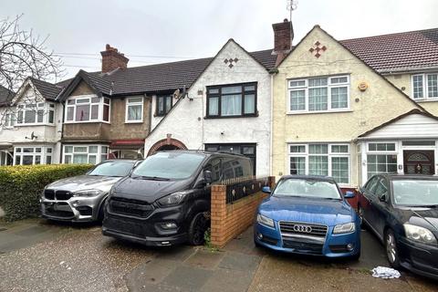 3 bedroom terraced house for sale, Burnham Gardens, Hounslow, TW4 6LS