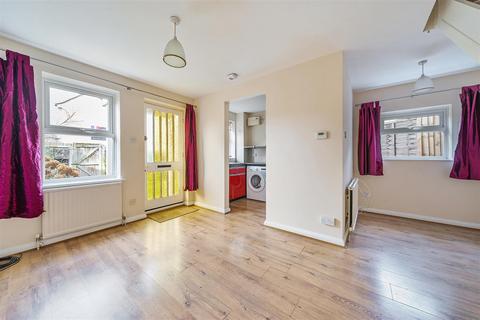 1 bedroom semi-detached house for sale, Locksmeade Road, Richmond TW10