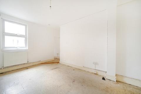 1 bedroom apartment for sale, Parish Lane, London