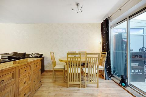 3 Anson Close, Chatham, ME5 7QX