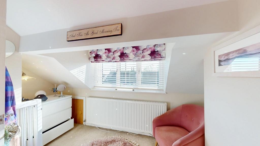 Bedroom 1 dressing.jpg