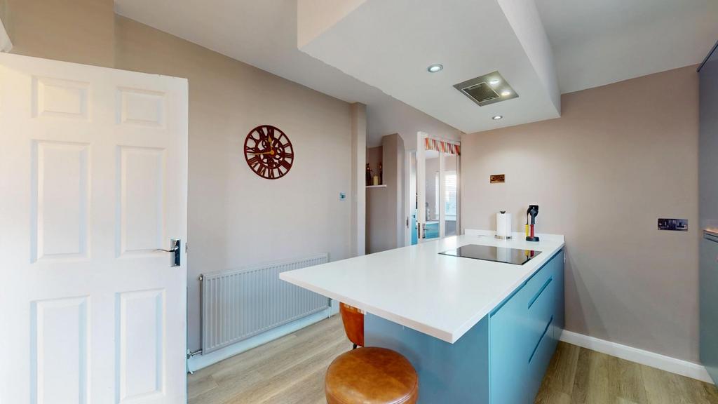 Kitchen 2.jpg