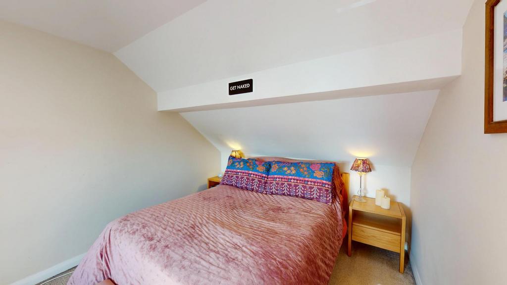 Bedroom 1 .jpg
