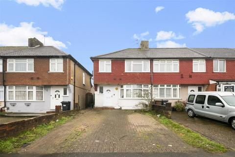 3 bedroom end of terrace house for sale, Lansbury Avenue, Feltham TW14