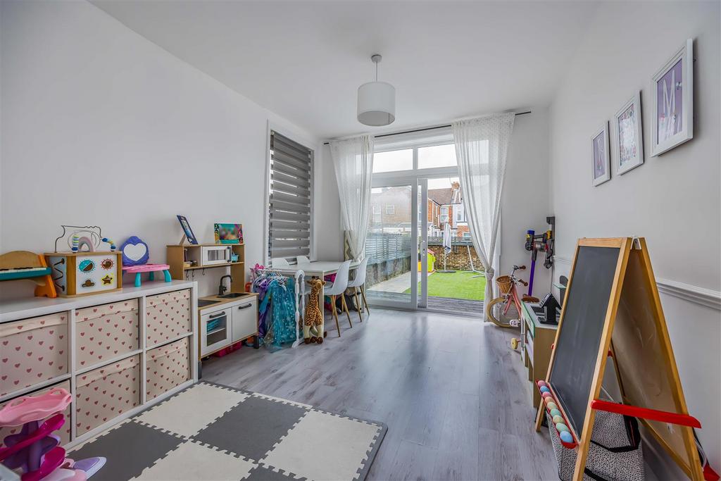 256 Powerscourt Road, Fratton-Small-Portico Marketi