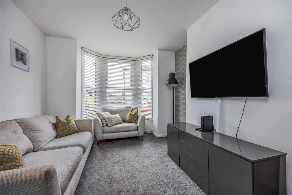 256 Powerscourt Road, Fratton-Small-Portico Marketi