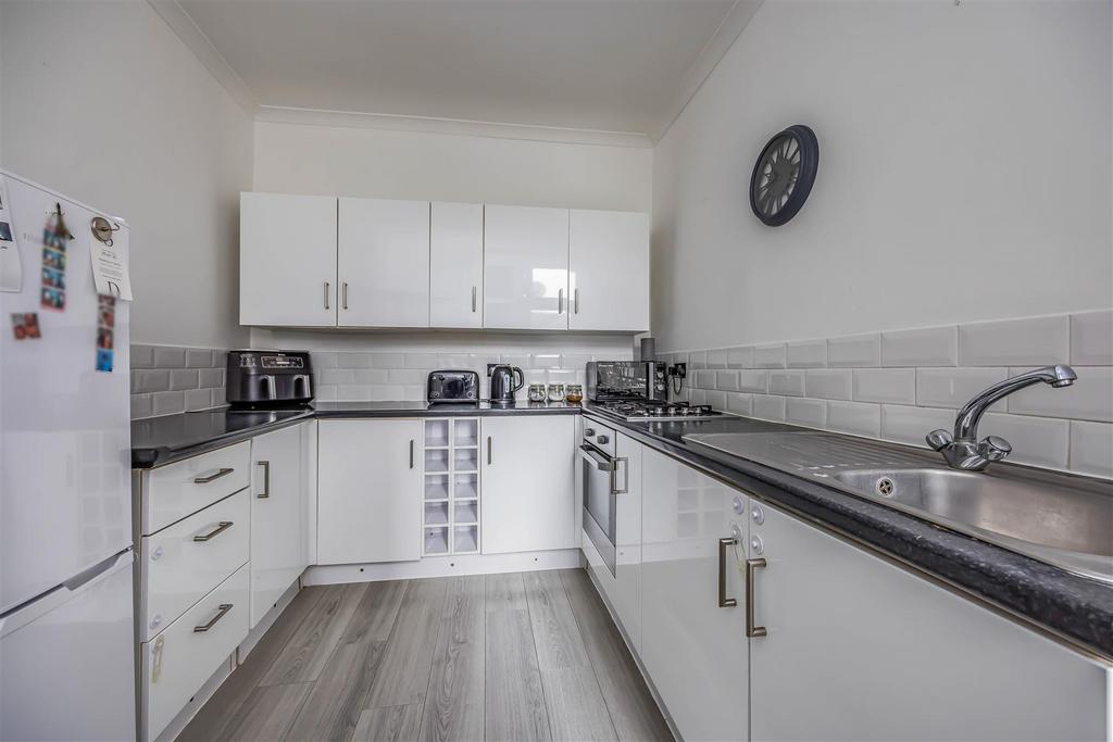256 Powerscourt Road, Fratton-Small-Portico Marketi
