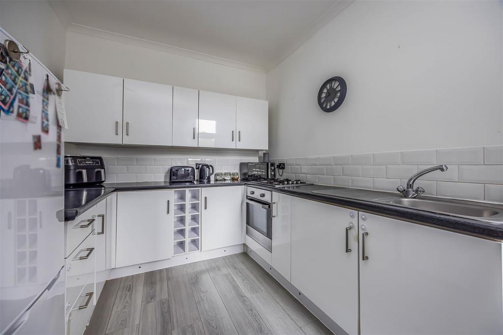 256 Powerscourt Road, Fratton-Small-Portico Marketi