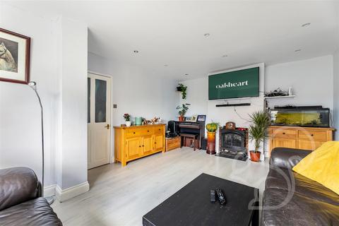 4 bedroom detached house for sale, Reymead Close, West Mersea CO5