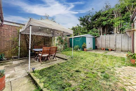 4 bedroom detached house for sale, Reymead Close, West Mersea CO5