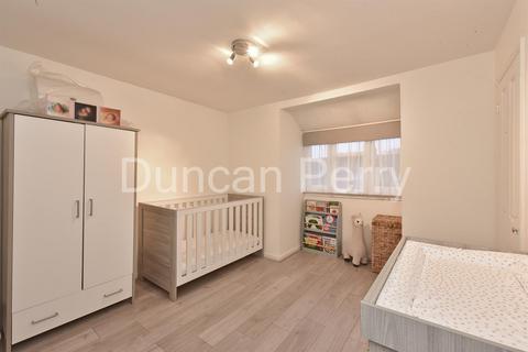 11 Puttocks Drive, Welham Green, Hatfield, AL9 7LW