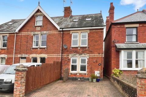 3 bedroom end of terrace house for sale, Belmont Road, Stroud