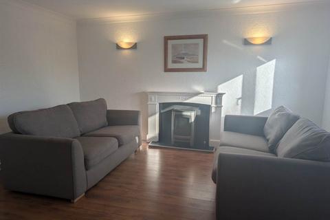 2 bedroom flat to rent, Elizabeth Court, Cardiff CF23