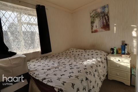 2 bedroom terraced house to rent, Dorel Close, LUTON