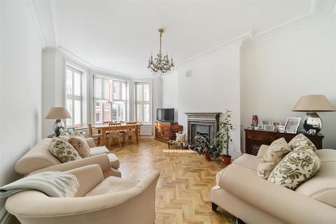 3 bedroom flat for sale, Cannon Hill, West Hampstead, NW6