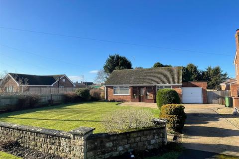 2 bedroom detached bungalow for sale, Main Street, Offenham, Evesham