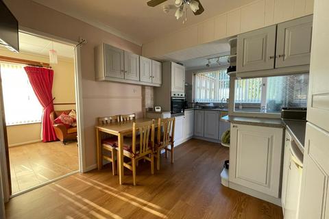 2 bedroom detached bungalow for sale, Main Street, Offenham, Evesham