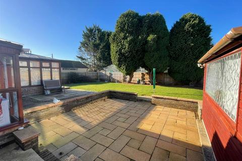 2 bedroom detached bungalow for sale, Main Street, Offenham, Evesham