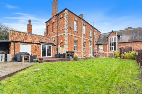 4 bedroom cottage for sale, High Street, Pytchley NN14