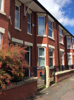 3 bedroom terraced house to rent, Heald Place, Manchester M14