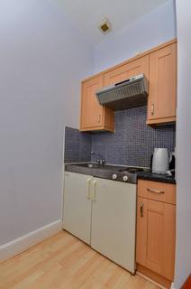 Studio to rent, Collingham Place, South Kensington, London, SW5