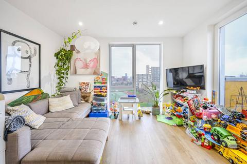 2 bedroom flat to rent, Celestial House, Bow, London, E14