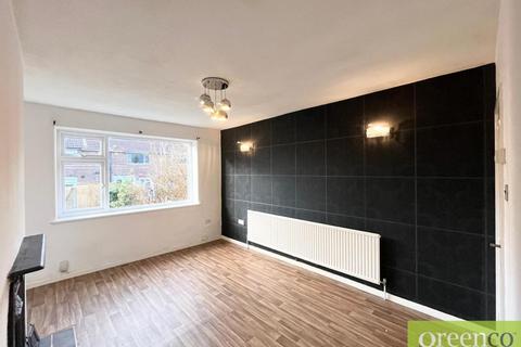 3 bedroom semi-detached house to rent, Conway Avenue, Salford M27