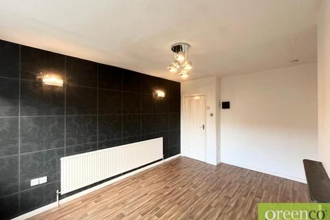 3 bedroom semi-detached house to rent, Conway Avenue, Salford M27