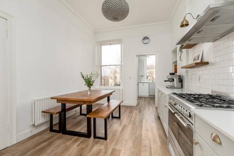26/4 Darnell Road, Edinburgh, EH5 3PL
