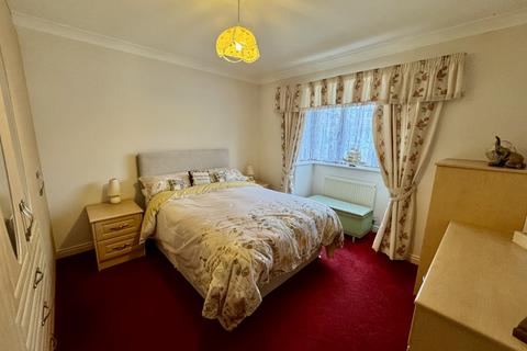 2 bedroom detached bungalow for sale, Park Avenue, Brandesburton, YO25 8QR