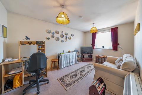 1 bedroom flat for sale, Rambler Court, 7 Swynford Gardens, Hendon, London. NW4 4XL