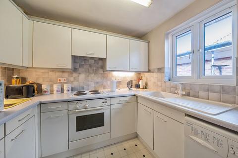 1 bedroom flat for sale, Rambler Court, 7 Swynford Gardens, Hendon, London. NW4 4XL