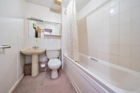 1 bedroom flat for sale, Rambler Court, 7 Swynford Gardens, Hendon, London. NW4 4XL