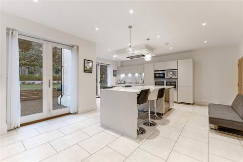 6 bedroom detached house to rent, Oaksend Close, Oxshott, Leatherhead, Surrey, KT22