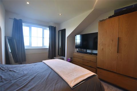 62 Baldwins Close, Royton, Oldham, OL2 5FG
