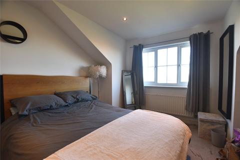 62 Baldwins Close, Royton, Oldham, OL2 5FG