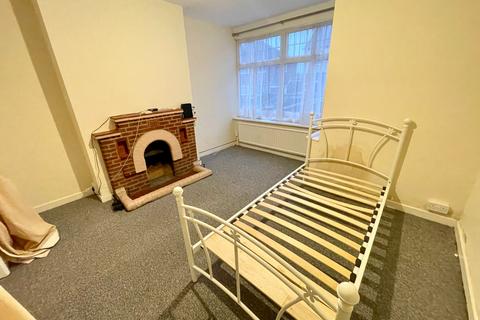 3 bedroom terraced house for sale, Devon Road, Luton, Bedfordshire, LU2 0RH