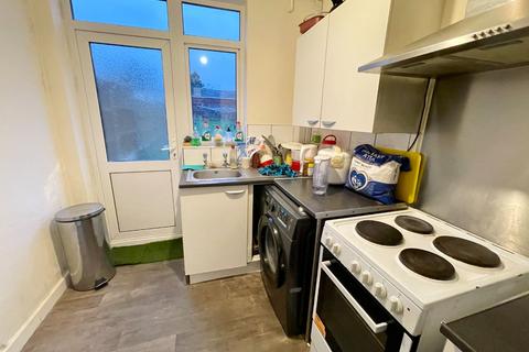 3 bedroom terraced house for sale, Devon Road, Luton, Bedfordshire, LU2 0RH