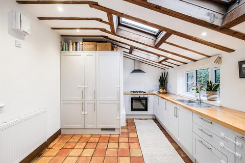 2 bedroom cottage for sale, North End, Buckhurst Hill