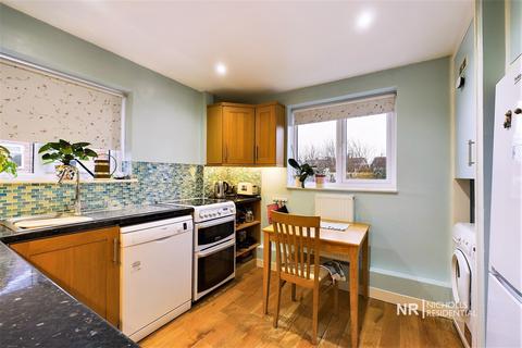 2 bedroom maisonette for sale, West Ewell KT19