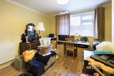 19 Nightingale Drive, Epsom, KT19 9EN