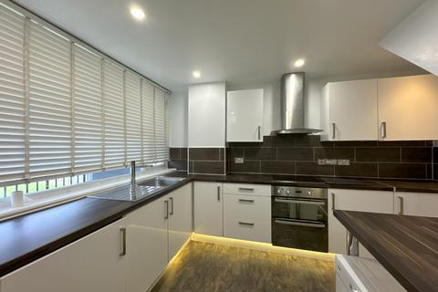 2 bedroom maisonette to rent, Wyndford Road, Wyndford, Glasgow, G20