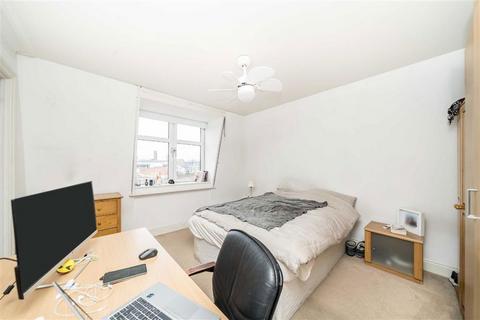 2 bedroom flat for sale, Swan Street, London SE1