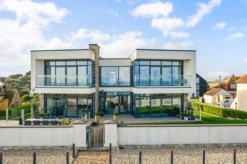 Seascape Madeira Road, Littlestone, New Romney, TN28 8QX