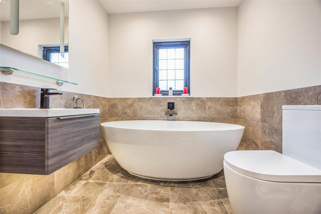 Flat 4, Wessex Tales, 20 Ashley Road, Boscombe-Sma