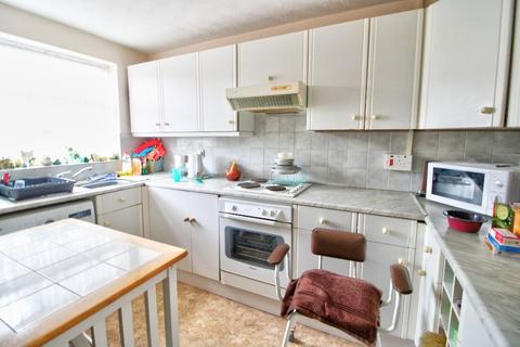 3 bedroom terraced house for sale, Gainsborough Crescent, Eastbourne BN23